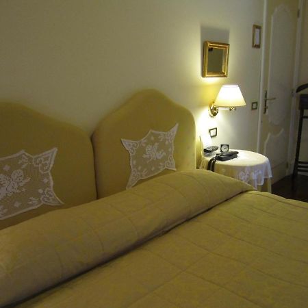 Hotel Villa Castellani Mogliano Værelse billede