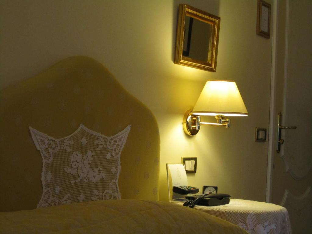 Hotel Villa Castellani Mogliano Værelse billede