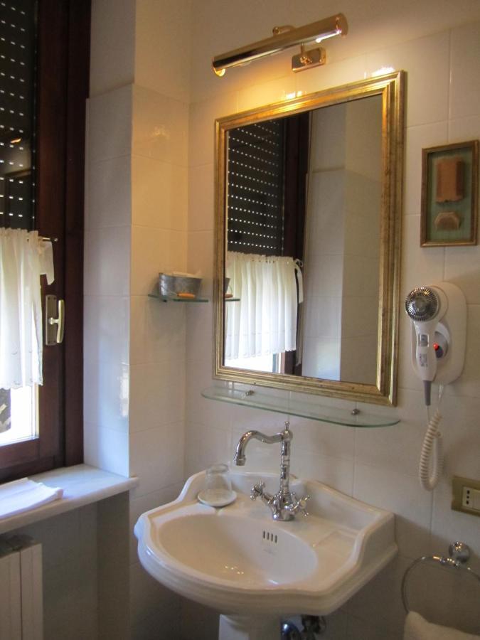 Hotel Villa Castellani Mogliano Værelse billede